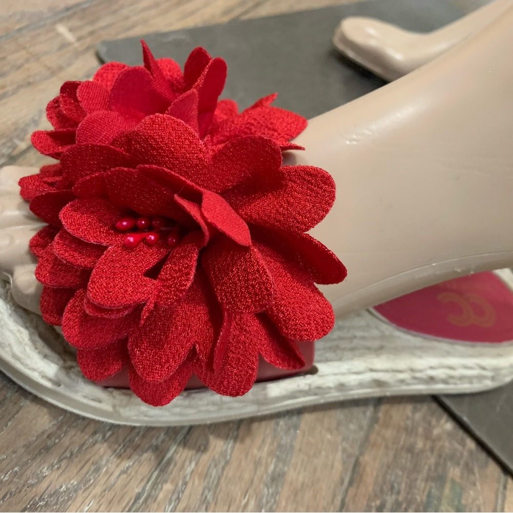Cindy Claire sandals. Size 7. Red flower with red beads